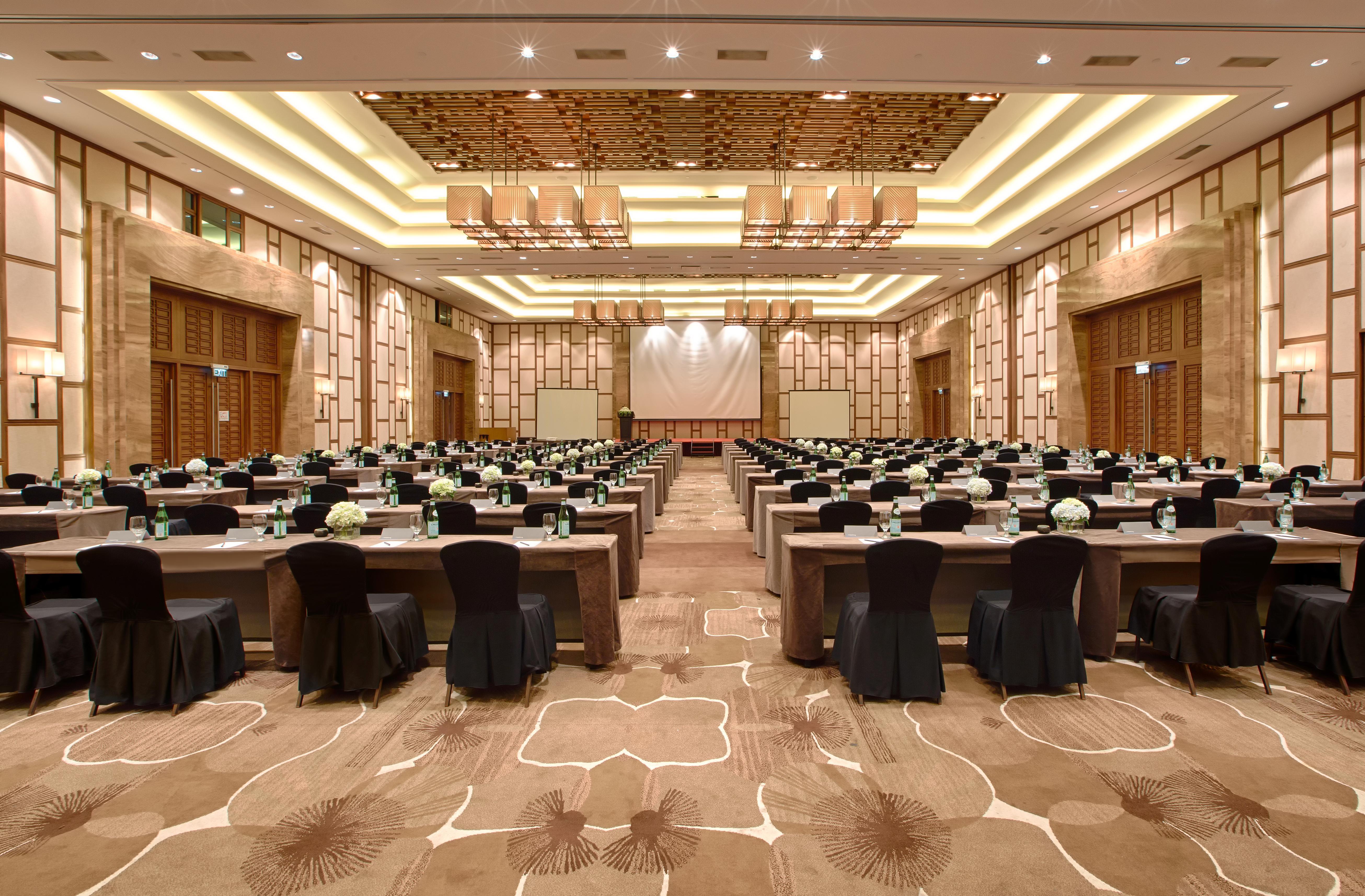 Pullman Danang Beach Resort Exterior photo