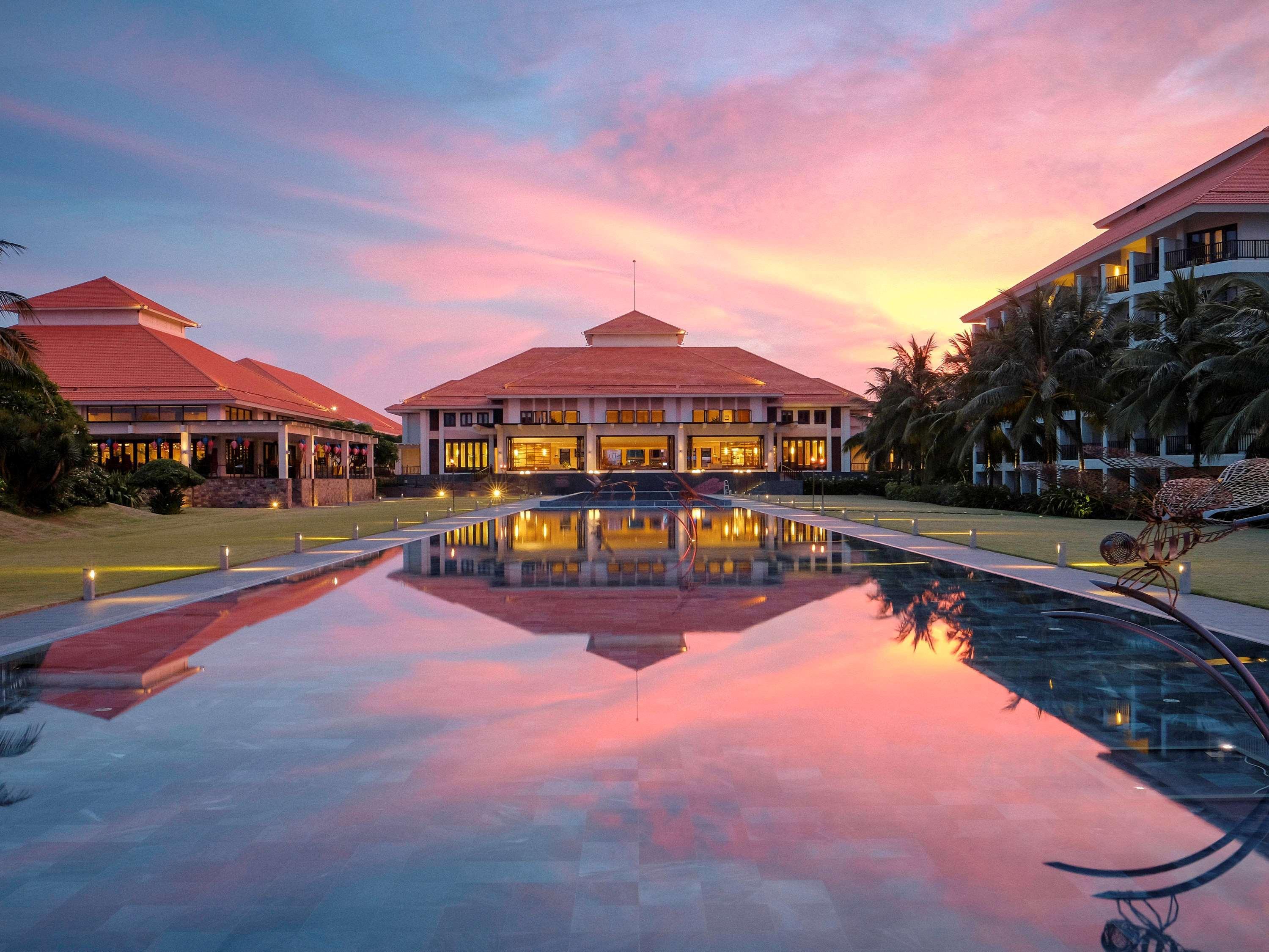Pullman Danang Beach Resort Exterior photo