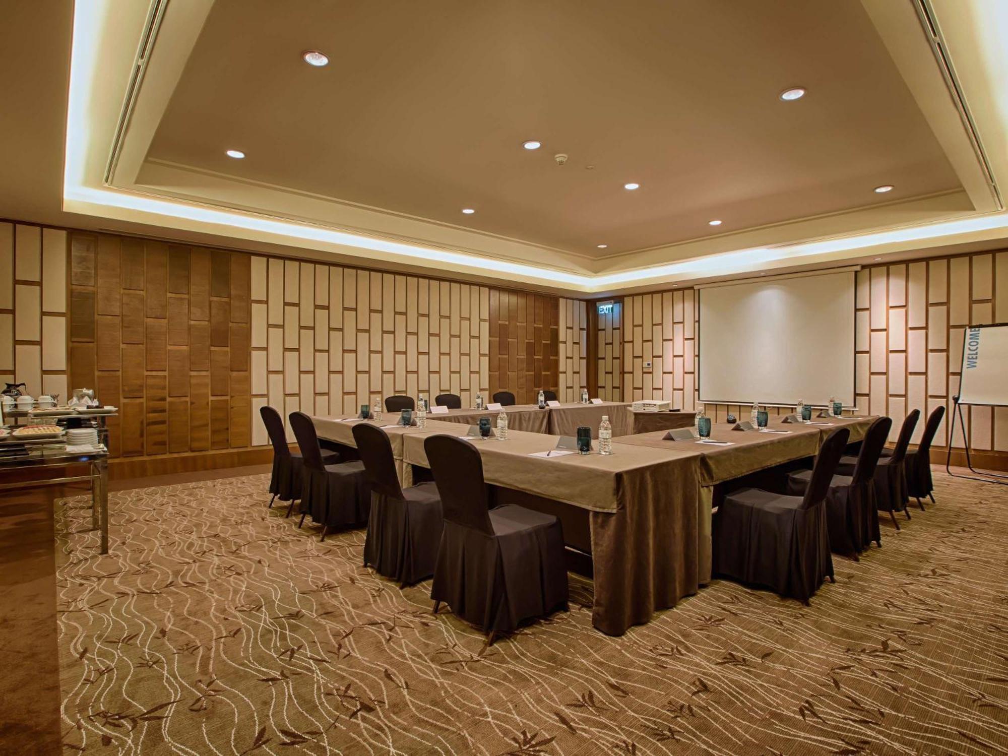 Pullman Danang Beach Resort Exterior photo