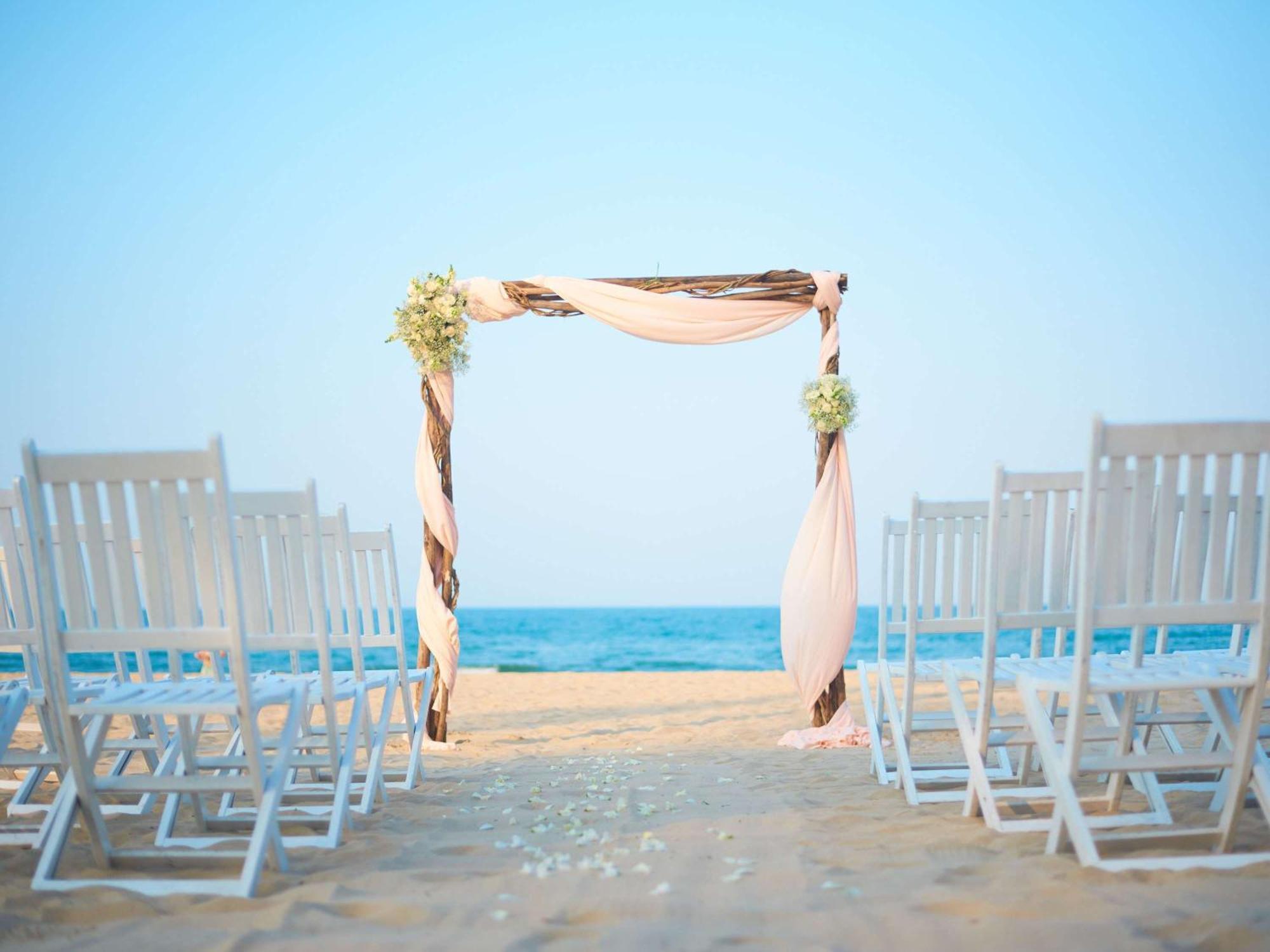 Pullman Danang Beach Resort Exterior photo